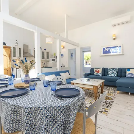 Belle Maison Bleu Azur *
